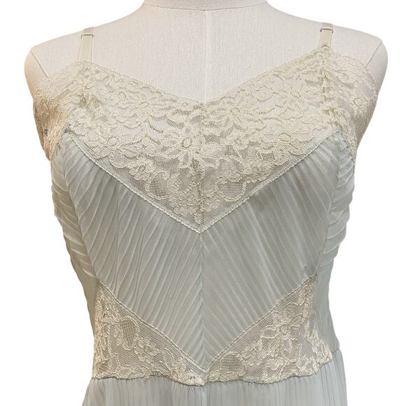 Vintage 50s Pastel Blue Sheer Nylon Crystal Pleated Lacy Full Slip Dress Size 34 - Picture 5 of 12